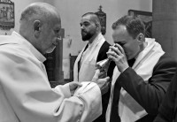 /album/velikonocni-vigilie-a-krest-katechumenu-4-4-2026-foto-jan-bezucha/bila-nedele-antonin-2026-076-jpg/